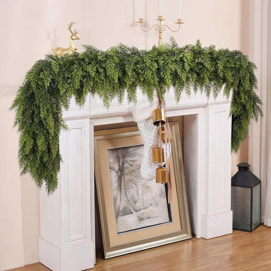 Moon™ - Christmas Artificial Cypress Leaf Vine Wreath